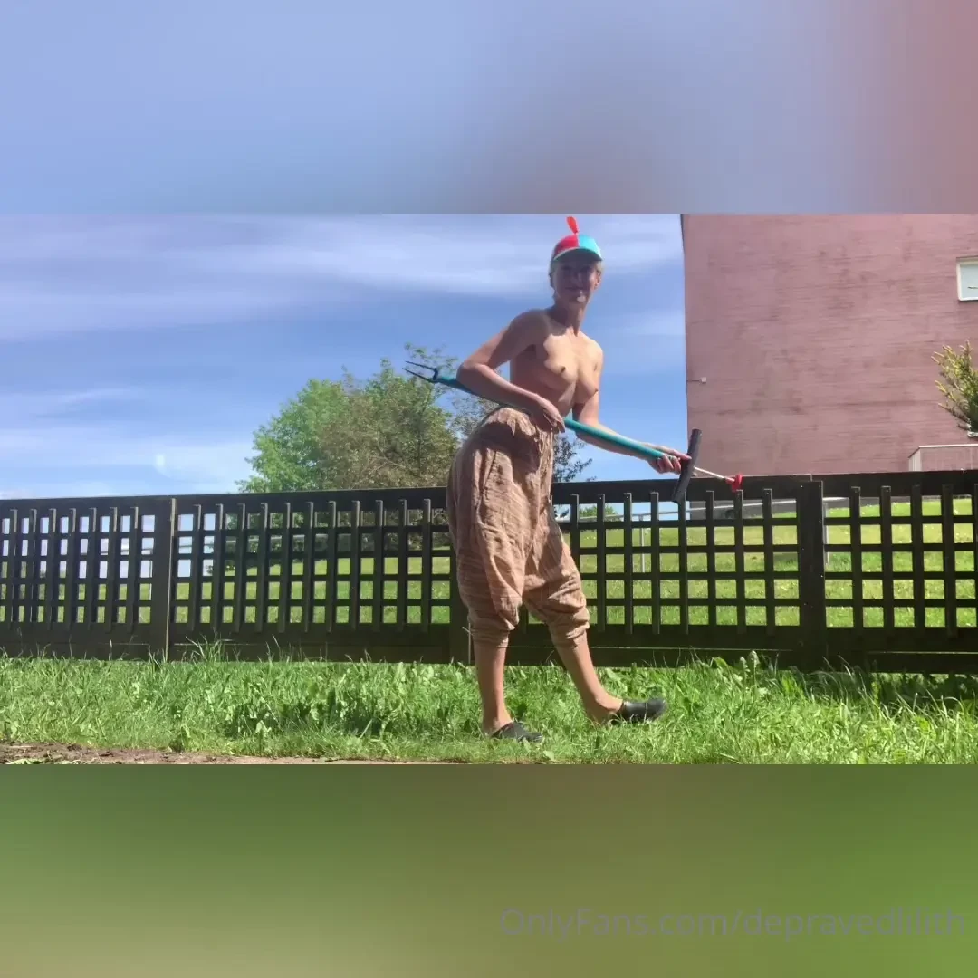 Good morning would you like to be my neighboor just getting the weeds 