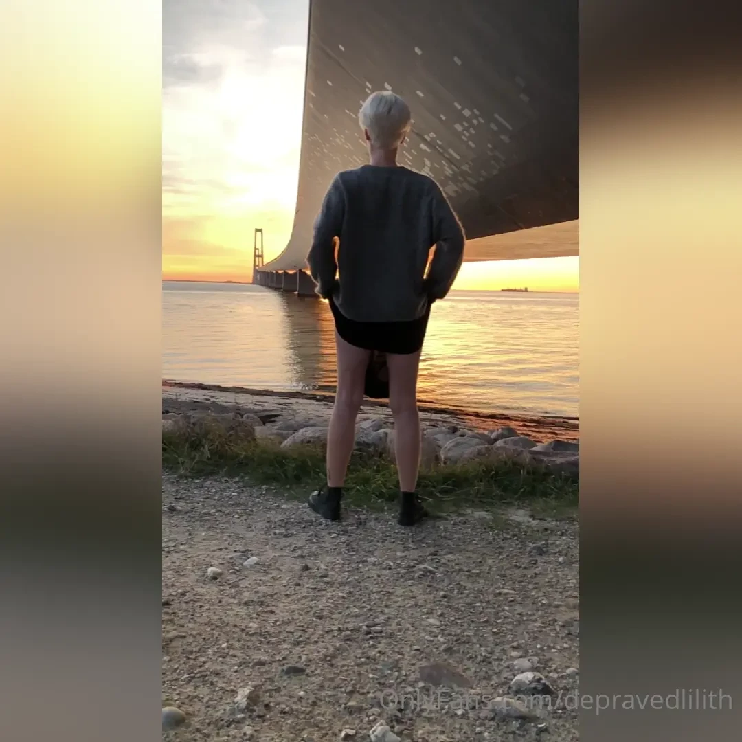 Slow mo ass cheeks under the denmark bridge 
