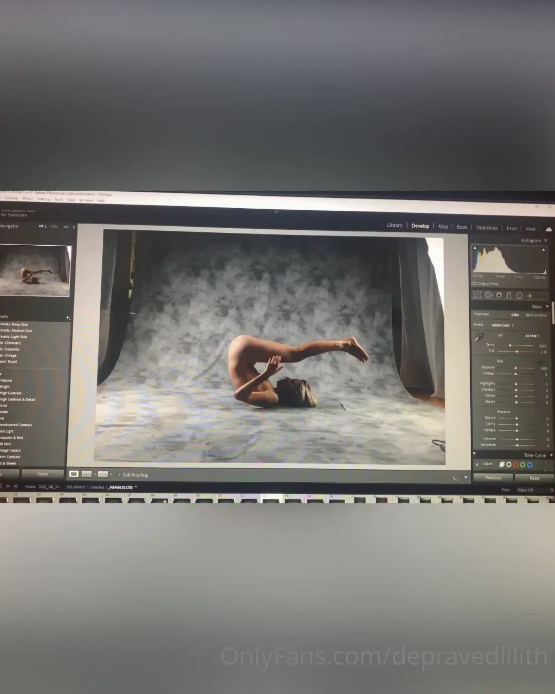 Back of camera with vanrinkels d 