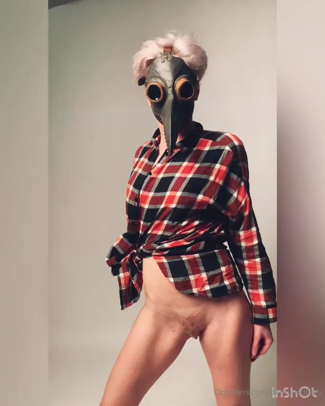 Me and barrie had a mask shoot again in the studio and he took a quick 