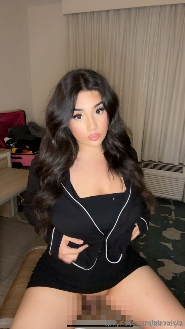 I taste like midnight and bad decisions 