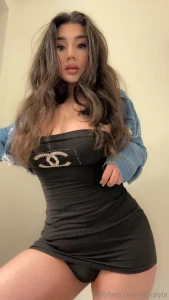 I m not just a tease i m a full-on temptress