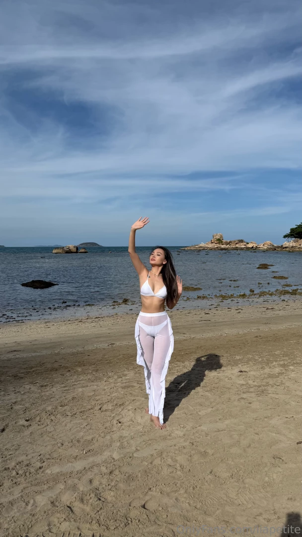 Am i the view or just distracting you from it 