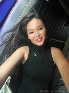 Black outfit pink lips what more do you need