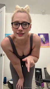 I ve been trying to send this vid and today s content in dms for 6