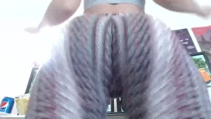 This might be one of my favorite twerk videos what do you think