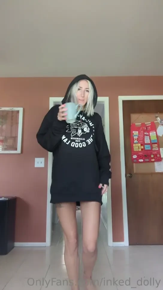 I love hoodie weather happy monday cum get ready with me on my r page 