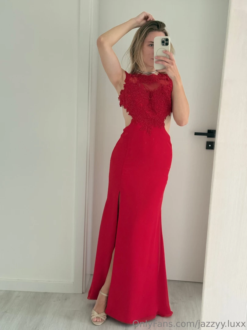 Habe mein altes abiball kleid im schrank gefunden wie findest du s 