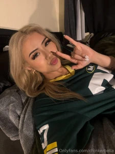 Sweet like honey but i ll sting if i have to