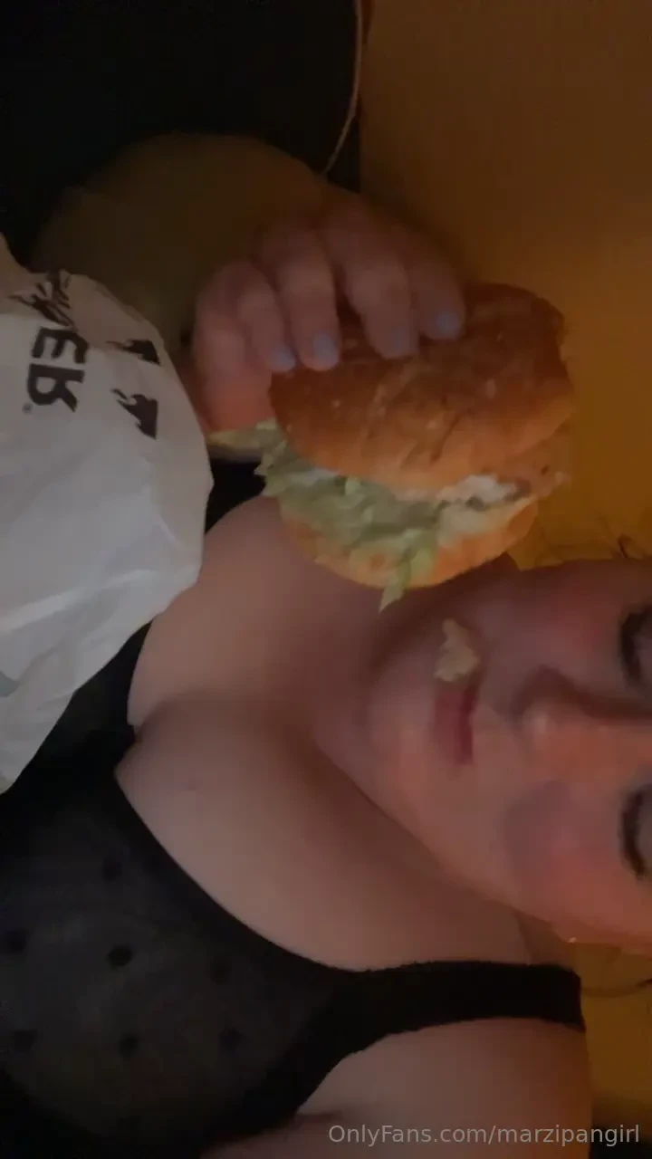 A stuffing fit for a queeeeen part 2 
