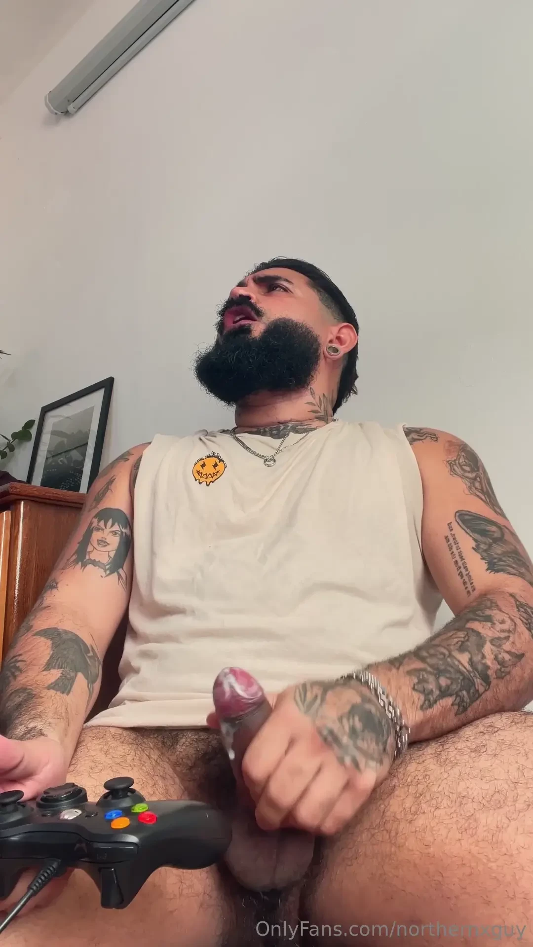 Which do you prefer sweaty or foamy qual voc prefere suada ou com 