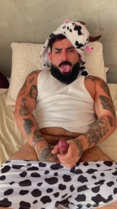 Voc pode ordenhar essa vaca o quanto quiser mas tem que beber o leite