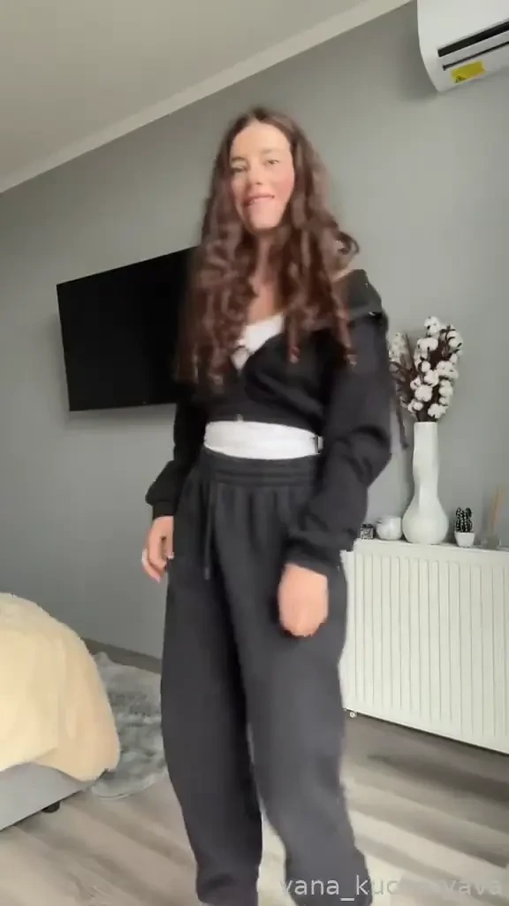 Videocall bigass custom tits fup fyp curvy feet twerk twerking model part 9 