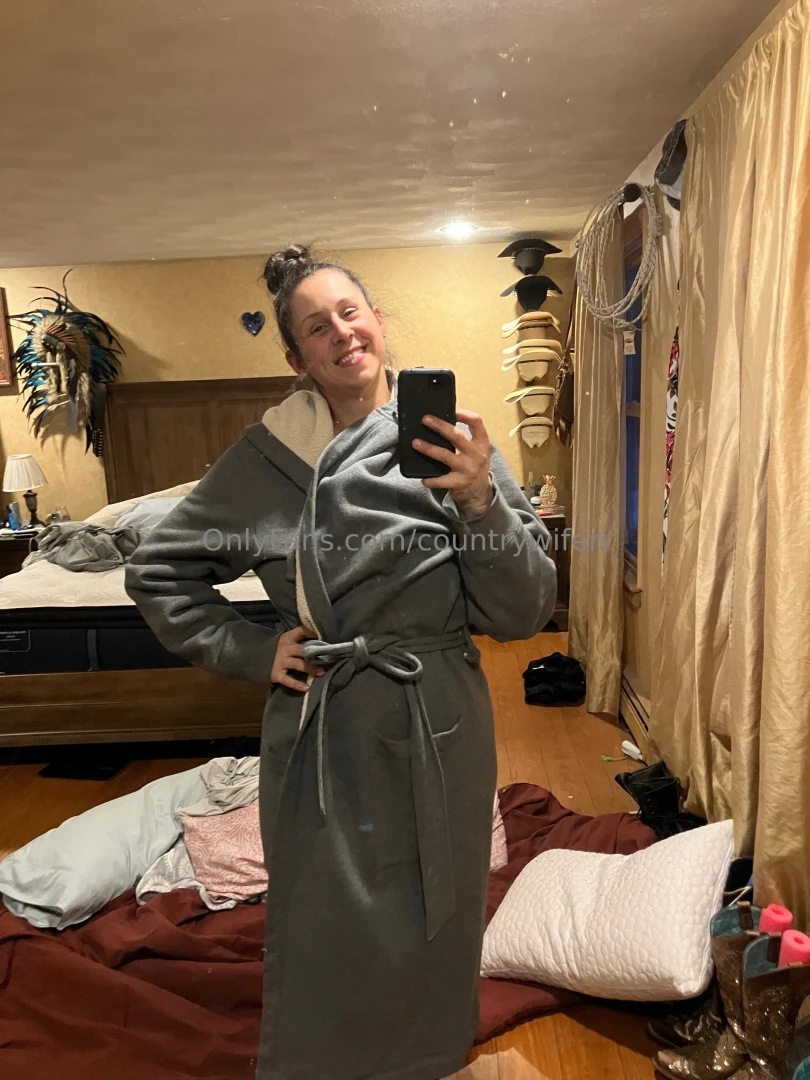 Good morning my loves happy sunday chillin in my robe this morning part 3 