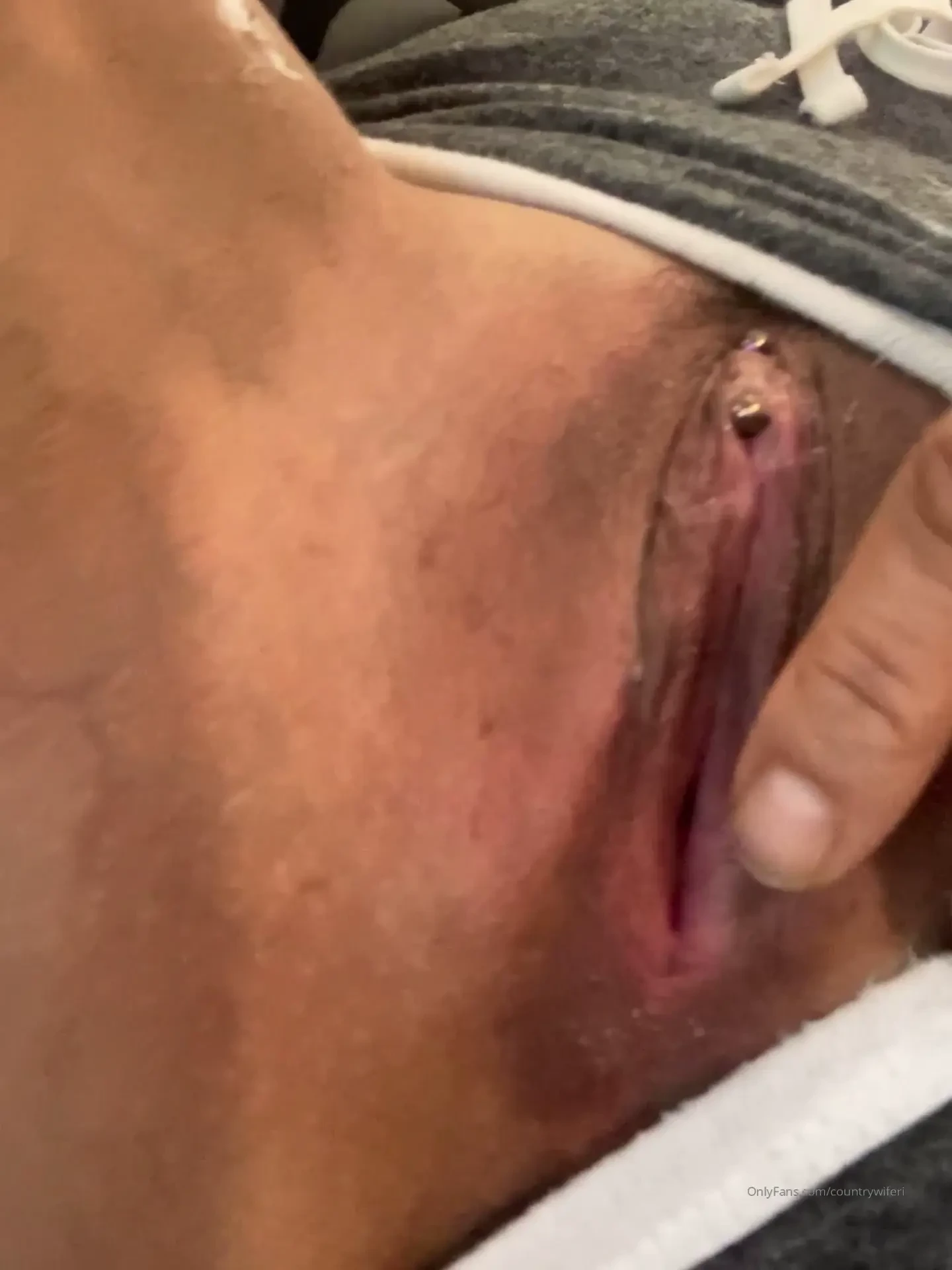 I need someone to help me out would you eat it or fuck me both oh 