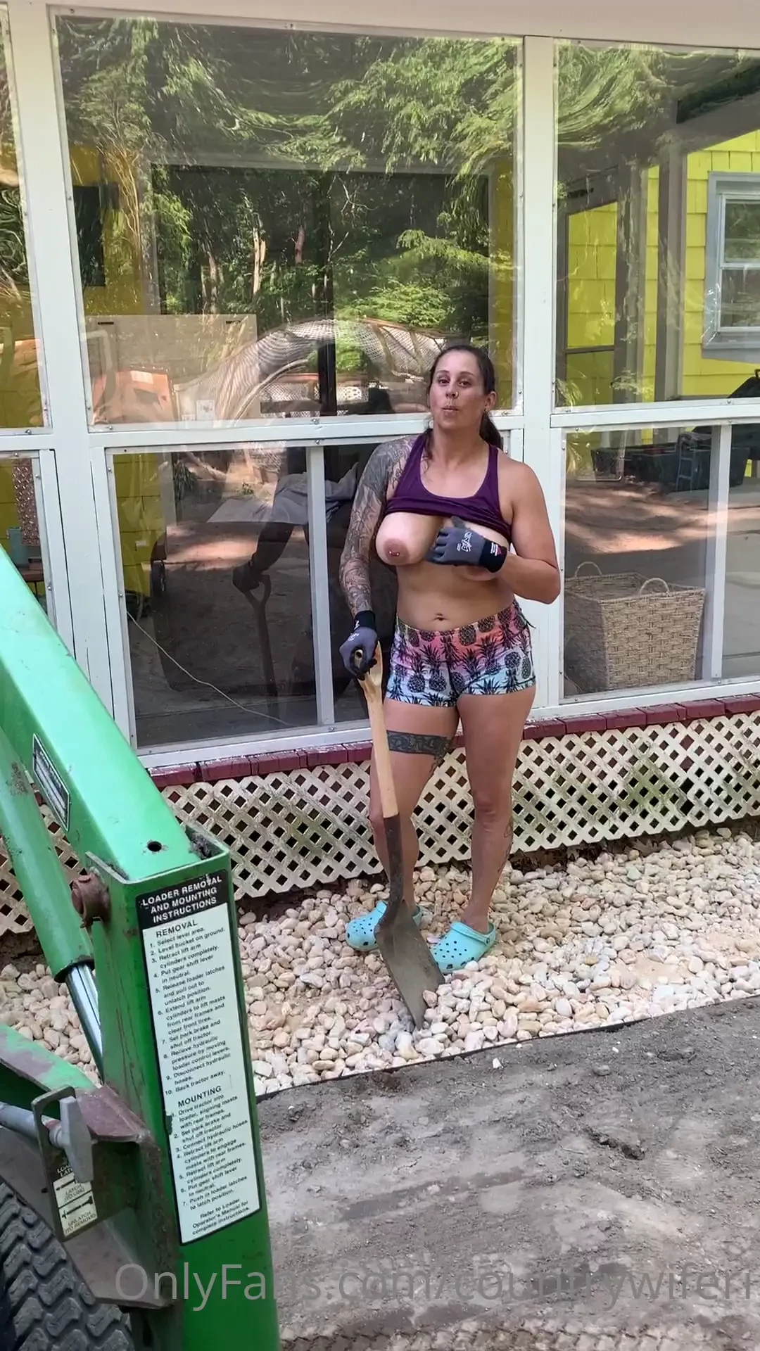 A lil more work on the back yard 