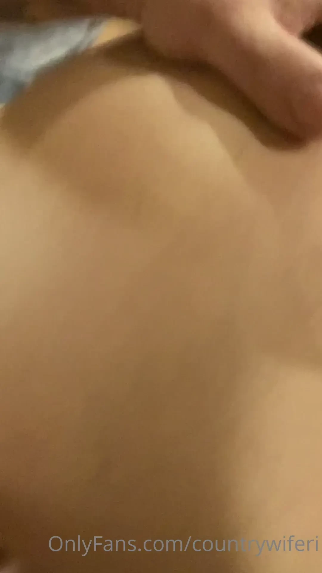 Left my plug in while i take it from the back therightwingerswinger 