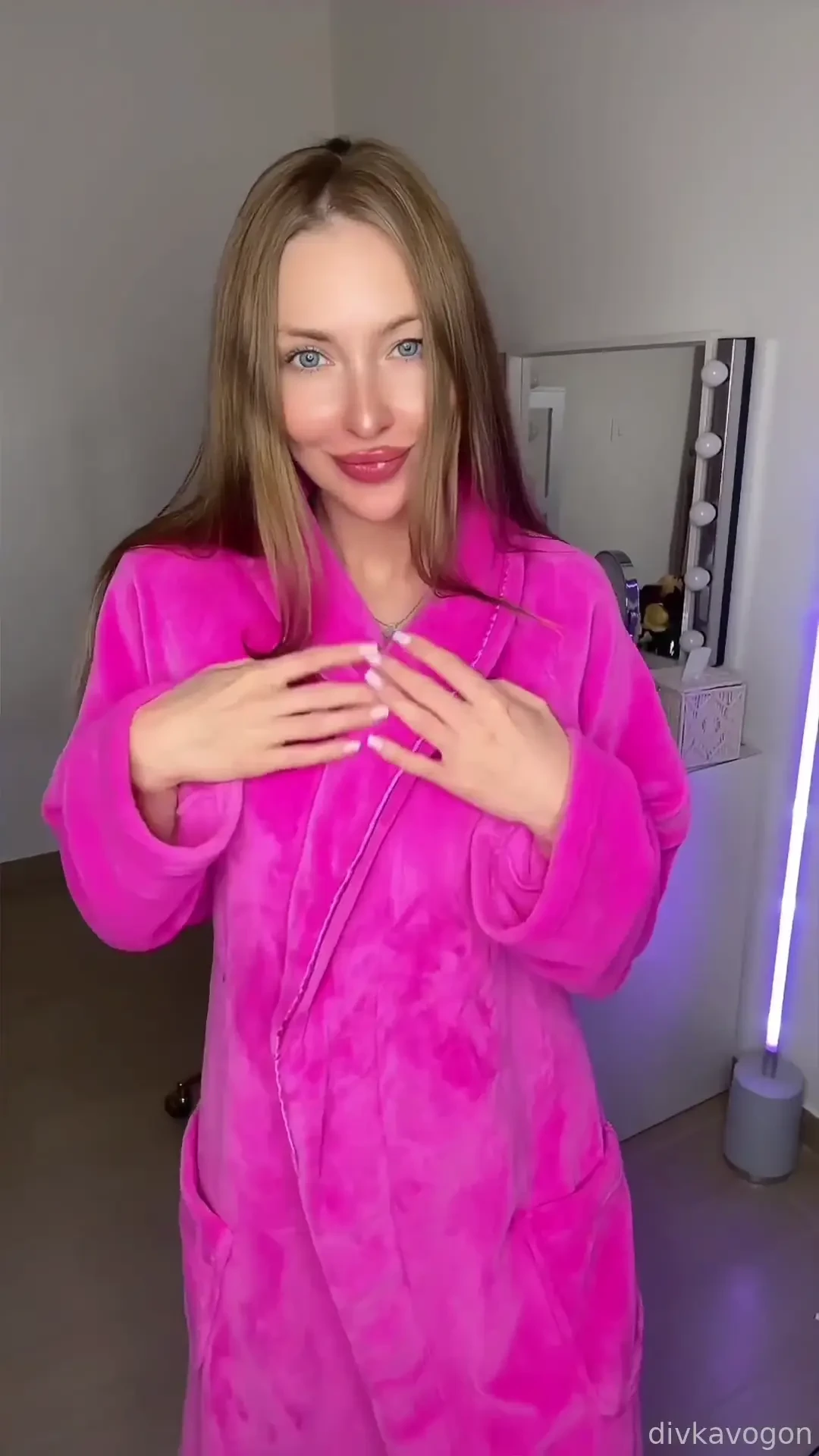 Bigboobs bigtits nipples milf biglips horny ukraine ukrainian bimbo 