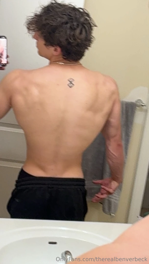 Happy tuesday everyone i think my waist keeps shrinking 