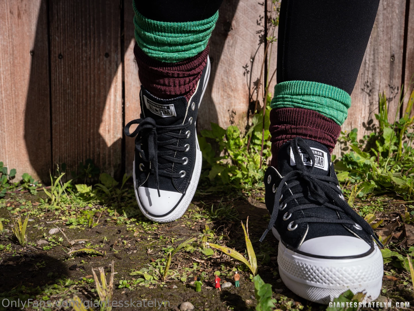 Happy foot fetish friday as my foot lovers know my feet are wide so i part 3 