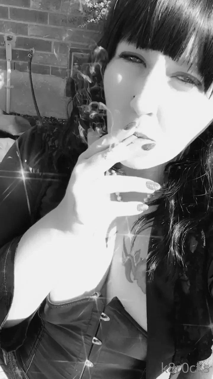 Taking a smoke break yesterday i absolutely adore these pre-rolls 