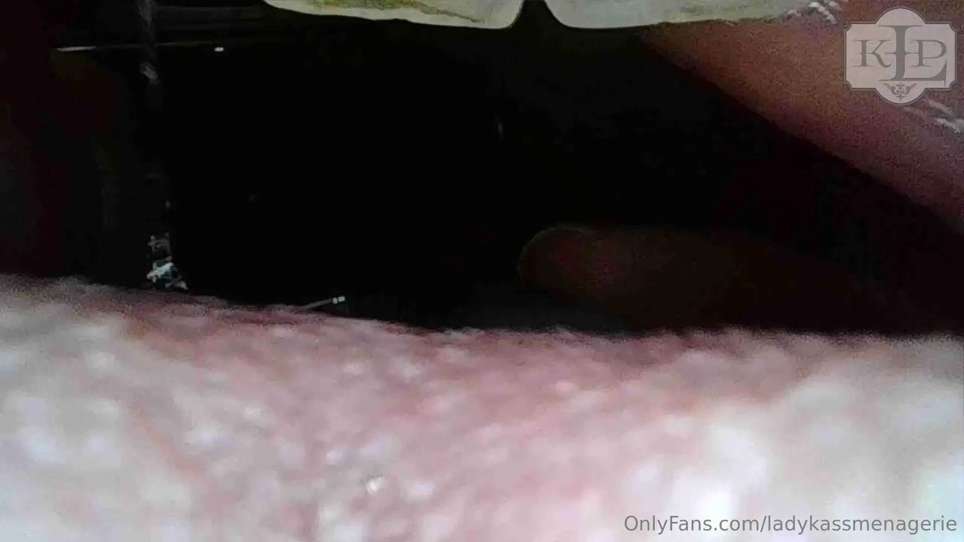 15 25 mins i had a bit of fun with this busty lady there is around 4 5 