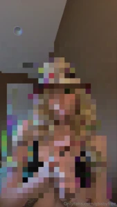 Party girl on summer break photoset amp video clips she shows up in