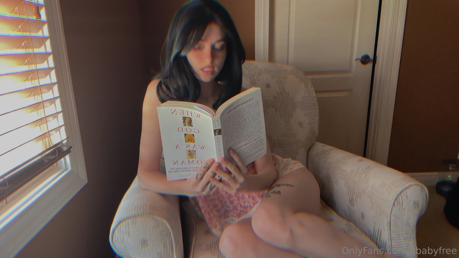 Reading and flashing you full explicit nudity 