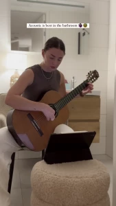 Bathroom sessions can you play guitar
