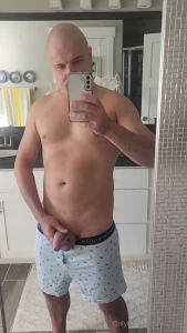 Just a few selfies and a short video from this morning for you guys