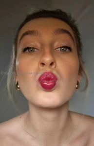 Goodmorning kiss join me online now