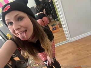 Mark your calendar i will be doing a stream this sunday 4 20pm i m