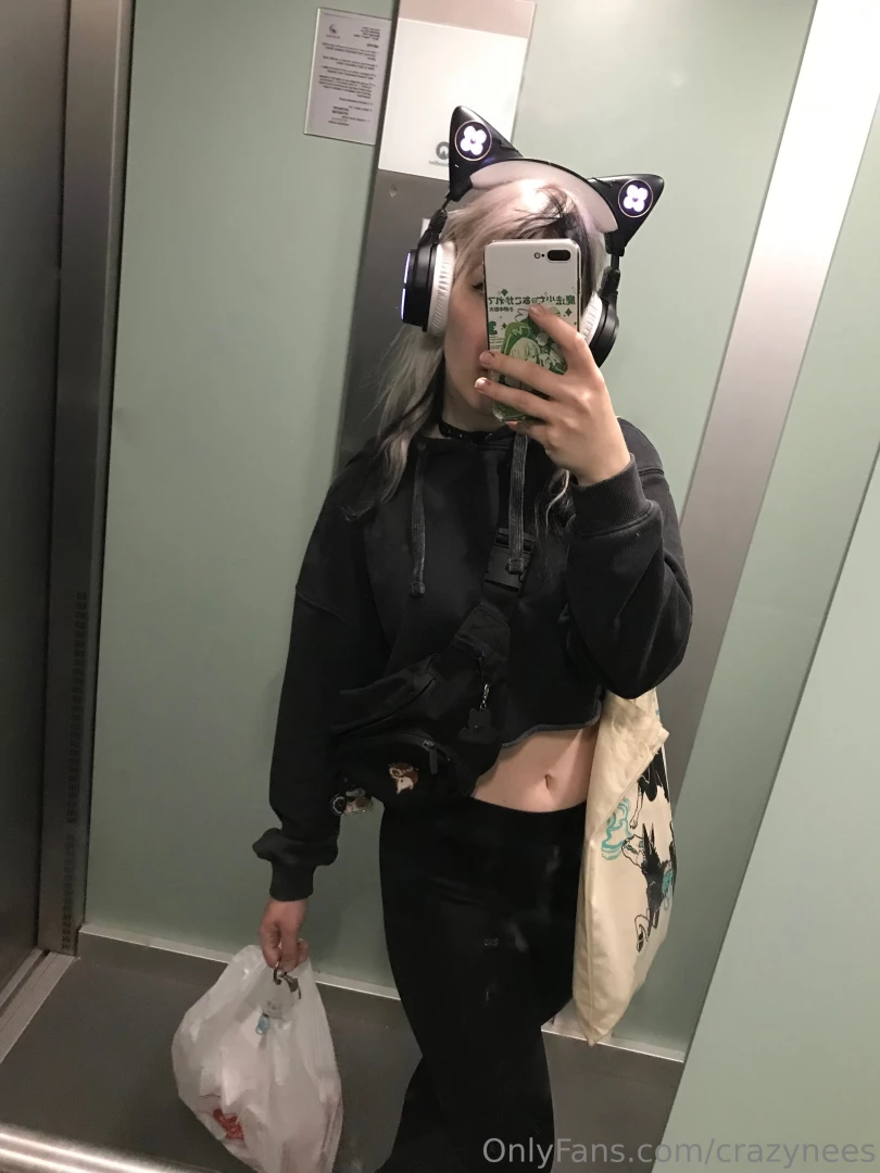 A selfie from my trip from the tattoo studio where i got the keys and 