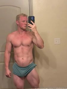 Dm me about a jerking off bundle