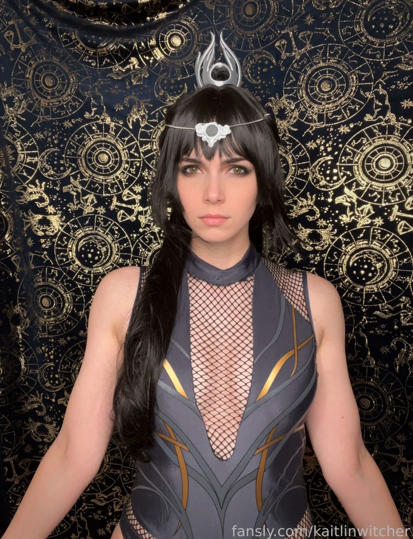 I may be a hater and a gatekeeper but i m also god s favorite princess 