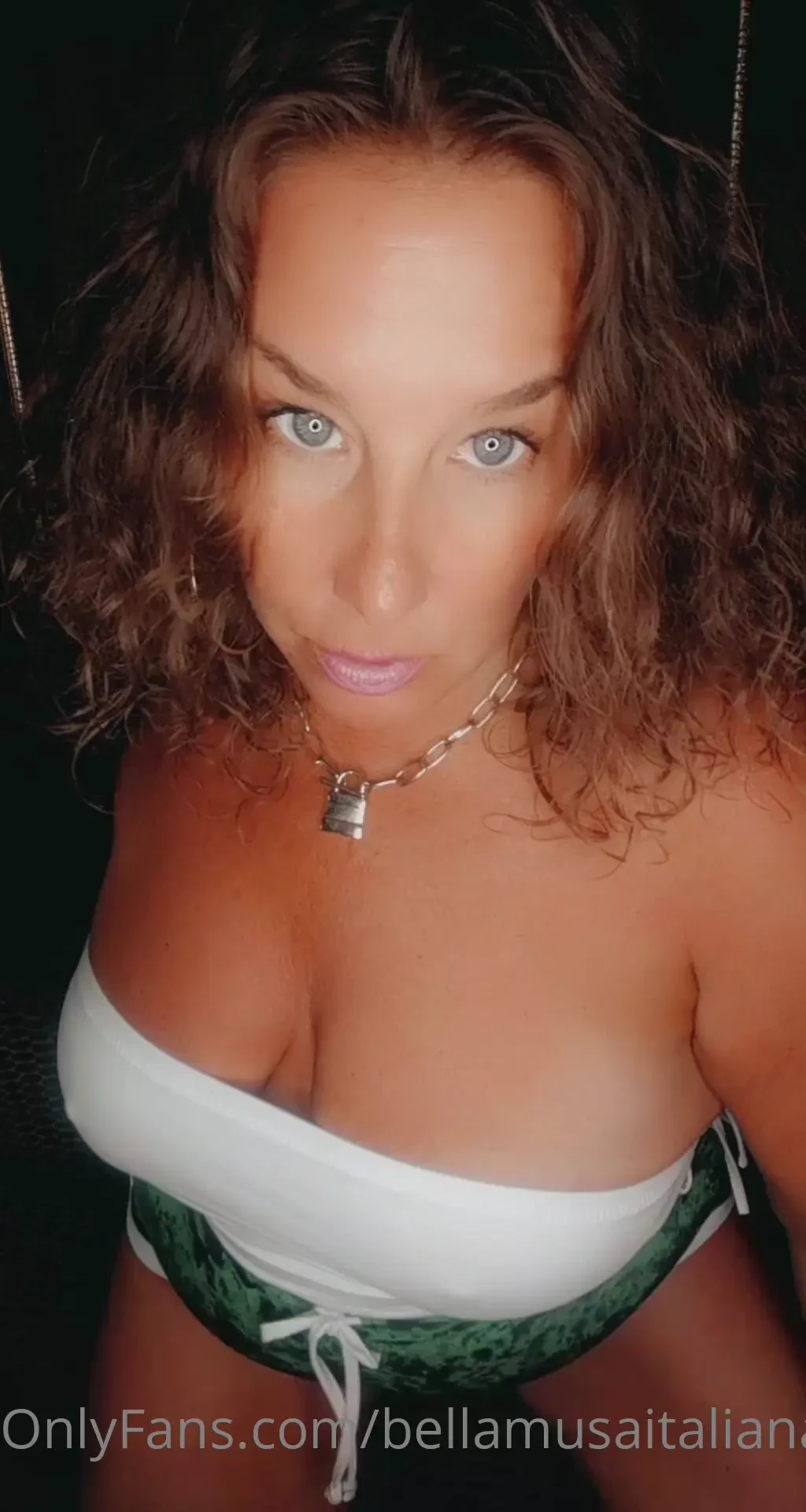 Part 1 of green cheerleader bonus at the end parte 1 di green 