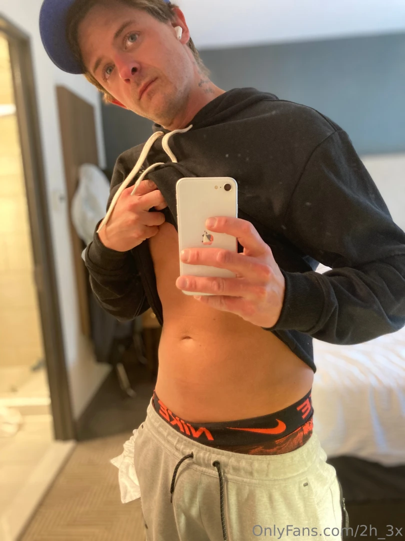 I wish these clothes were on your bedroom floor 