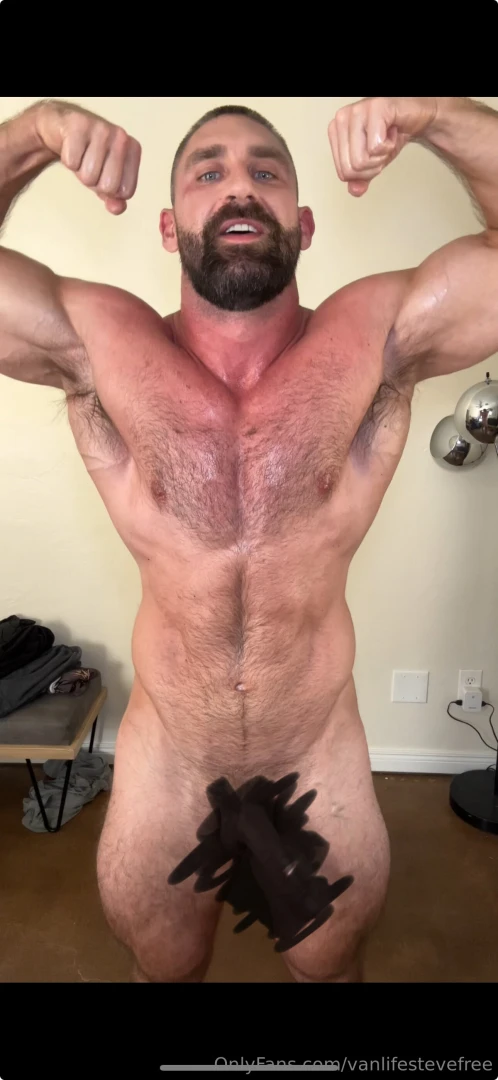 Bicep armpit and chest worship video i get all oiled up flex and dirty 