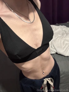 I hate never being able to figure out what top i feel like wearing so