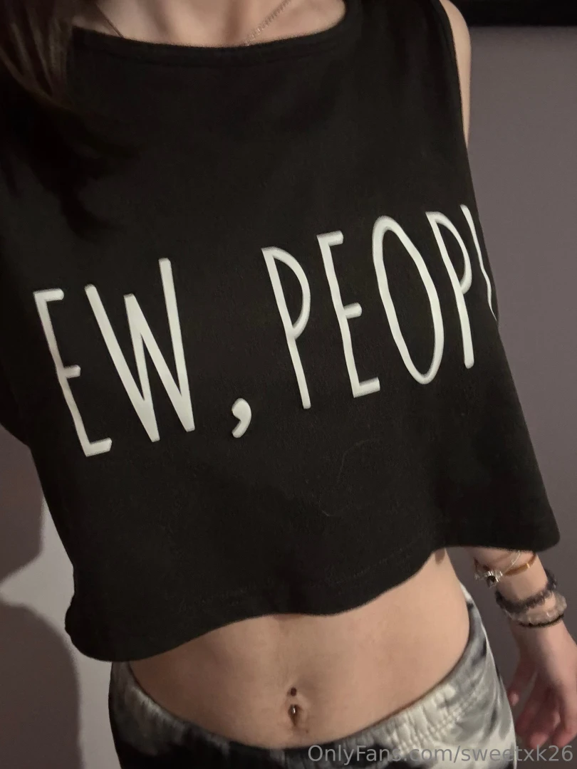 Wanna see what s under my top in case you didn t see it in the message 