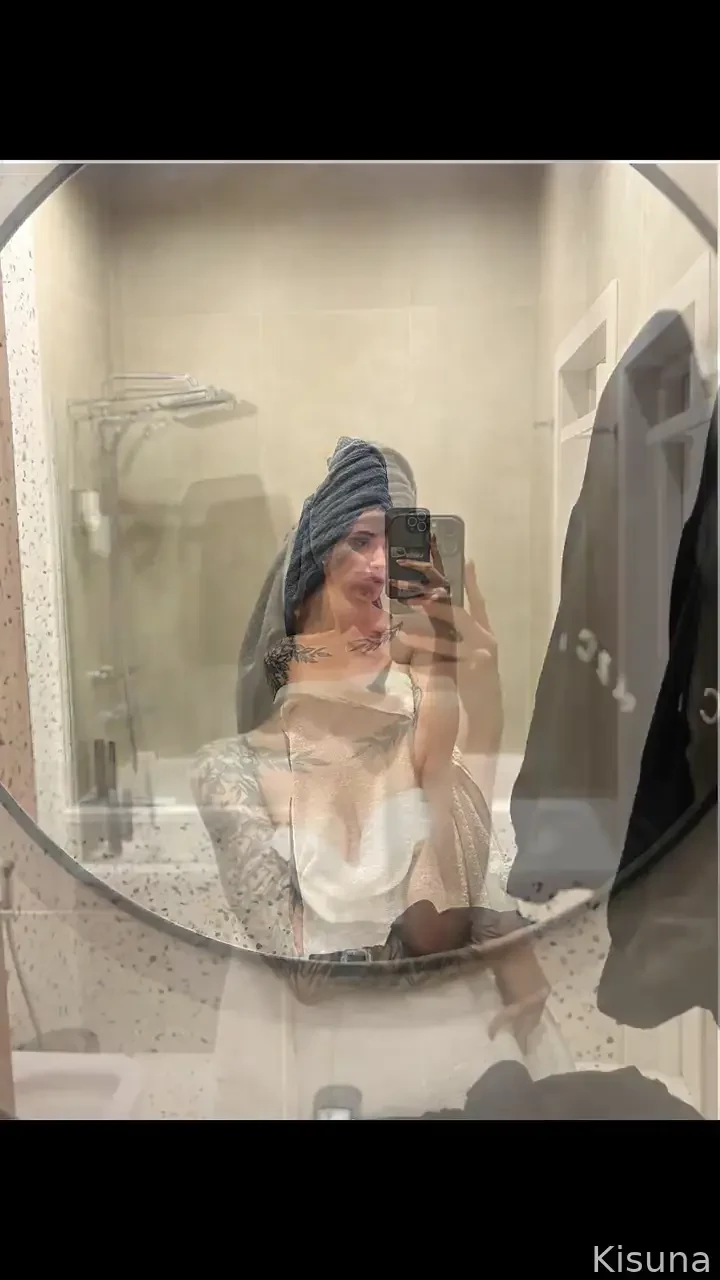 Media set - naked with a white towel - 12 photos plus a video 