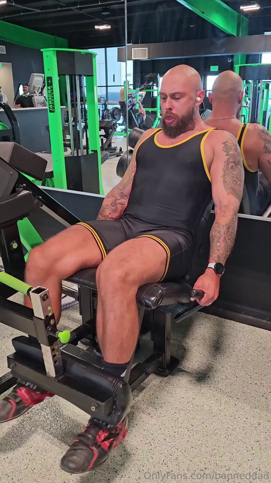 Y all wanted workout videos tell me if you like seeing me sweat in the 