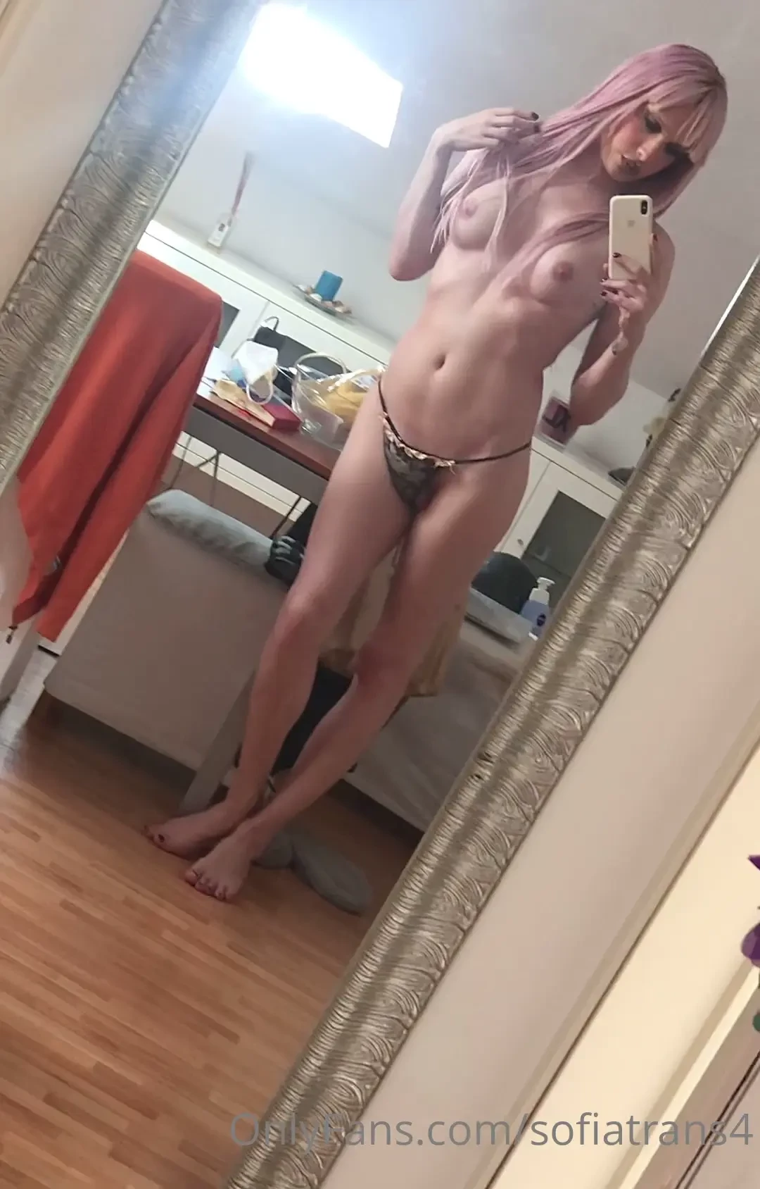Il mio corpo sinuoso e affusolato solo per voi 