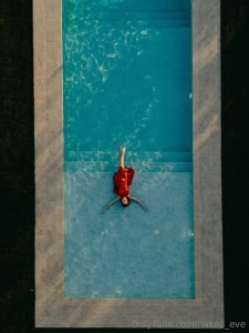 Just floating here getting reeally wet but tell me what am i waiting