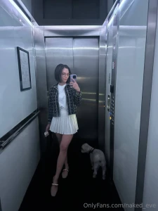Me taking a cute mirror selfie loki taking mental notes on where she