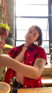 You like watching me pull those handles my tip jar is looking a little