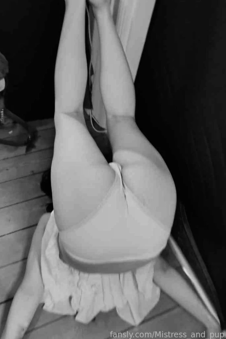 We decided to take an astethic black and white picture set with pup in 