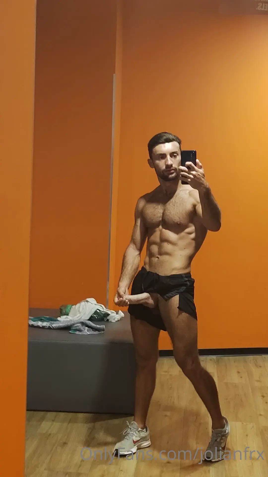 I was horny at the gym 