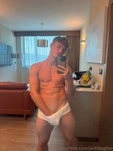 Tell me that tan ain t looking good