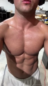 Some good views of me doing cardio how is the physique looking